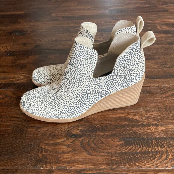 EUC Toms Gwen Ankle Boot Mini Cheetah Suede - Picture 3 of 9